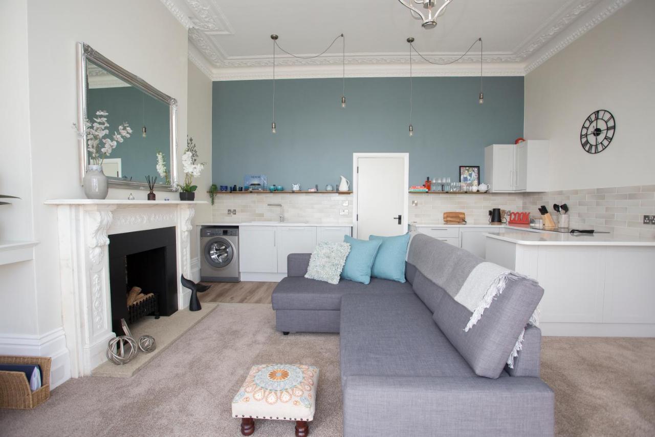 Seaways Apartment เวอร์ทิง ภายนอก รูปภาพ