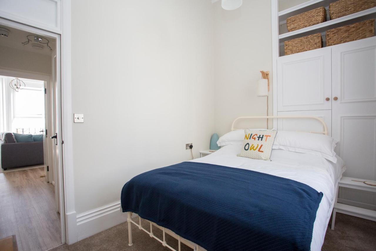 Seaways Apartment เวอร์ทิง ภายนอก รูปภาพ