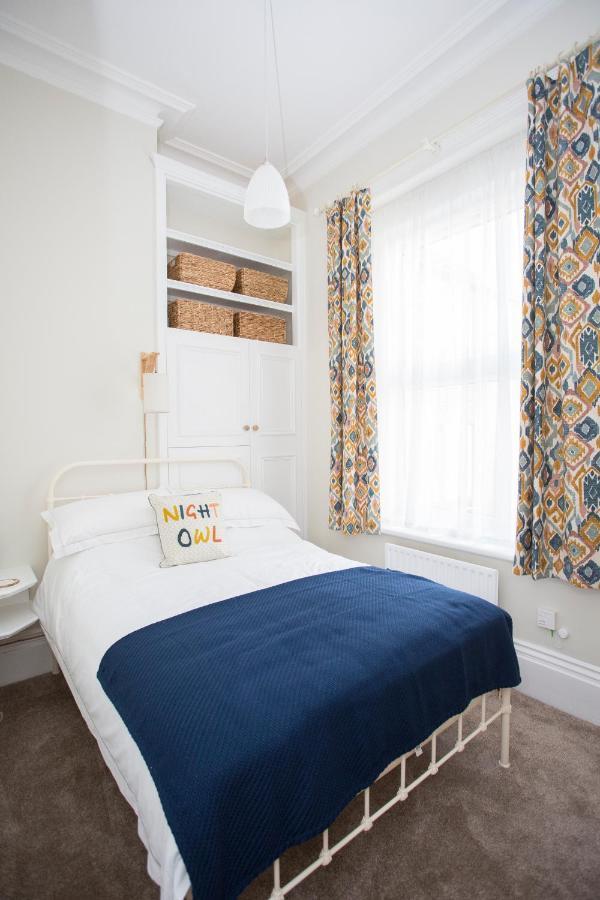 Seaways Apartment เวอร์ทิง ภายนอก รูปภาพ