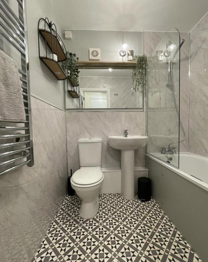 Seaways Apartment เวอร์ทิง ภายนอก รูปภาพ